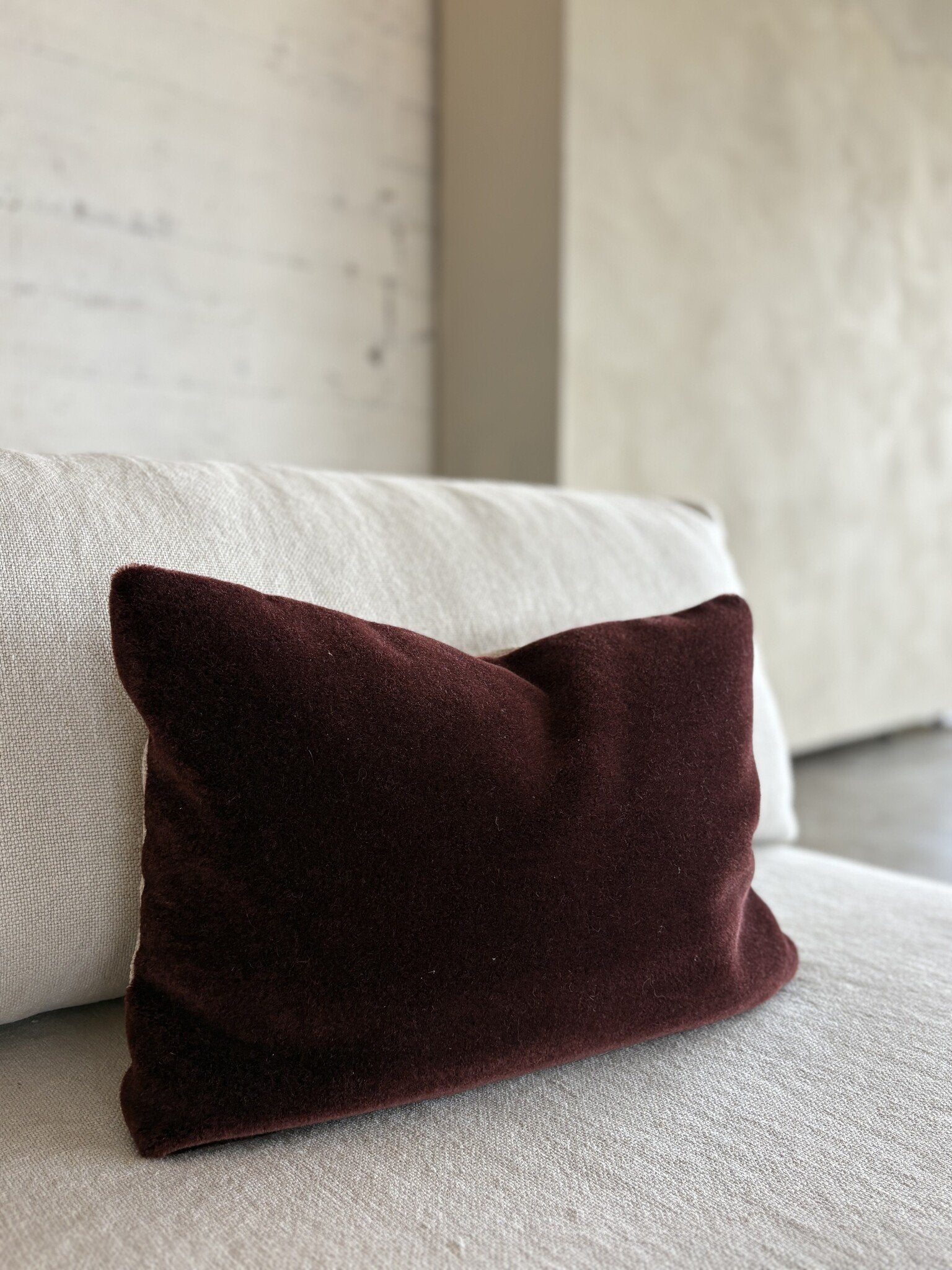 Studio Femme Home Luxe mohair sierkussen Amy 50x30 [Merlot]